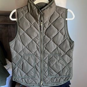 JCrew army green puffer vest —small